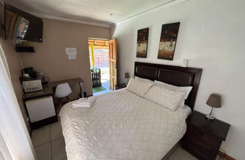Brandwag House | Tukha Guesthouse