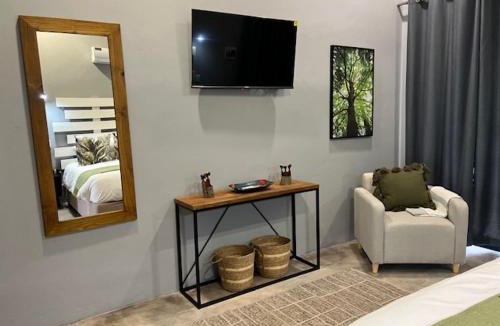 Marloth Park Bed & Breakfast | Turaco Lodge - No Loadshedding