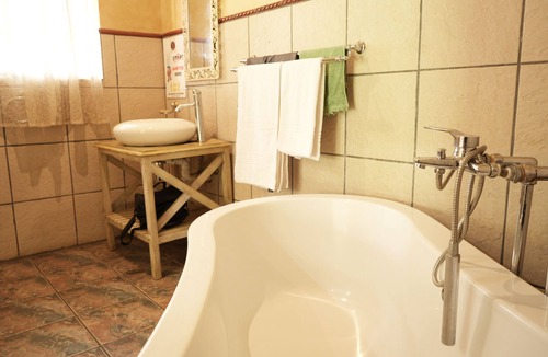 Flora Park Cabin | Tuscan Lodge Polokwane