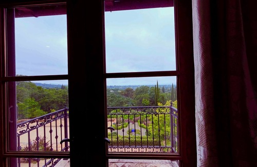 Los Gatos Villa | Tuscan Vineyard Estate: Luxurious 5-bed 5-bath pool+spa SJC/SFO/Santa Cruz beach