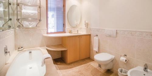 Victoria and Alfred Waterfront Apartment | Two Bedroom Apartment - fully furnished and equipped