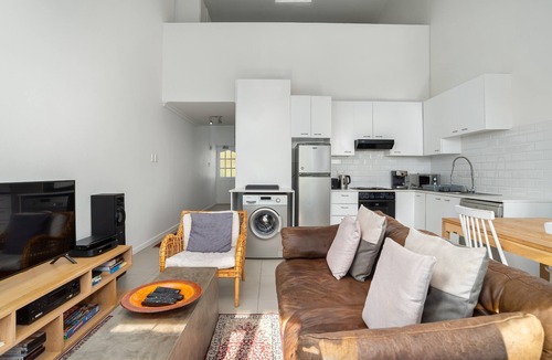 Camps Bay Apartment | Two Bedroom Apartment | Pool | Netflix | Sea Views