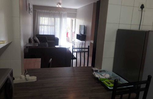 Greater Johannesburg Metropolitan Area Apartment | Two Bedroom Two Bathroom Central To Gautrain & Mall 5 Minutes Walk