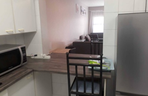 Greater Johannesburg Metropolitan Area Apartment | Two Bedroom Two Bathroom Central To Gautrain & Mall 5 Minutes Walk