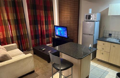 Downtown Johannesburg Hotel | Two brothers at Mapungubwe