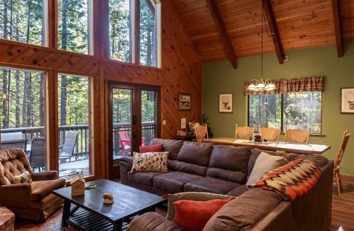 Dorrington House | Two Incredible Cabins for a Memorable Family Getaway in Dorrington, California