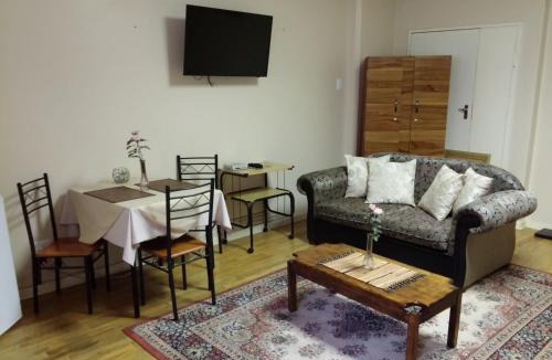Uitenhage Apartment | Uitenhage Apartments