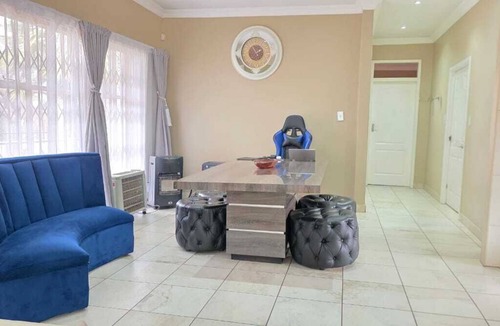 Witfield House | Ultimate Getaway:Entertainer's Dream 4BR House with Bar,Game R,&Dual Living Area