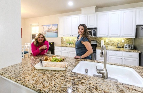 Riverbank House | Ultimate Riverbank Getaway w/Luxe Amenities