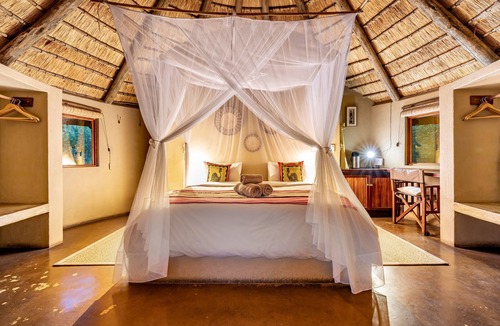 Thorny Bush Game Reserve Cabin | Umlani Bushcamp - Lodge