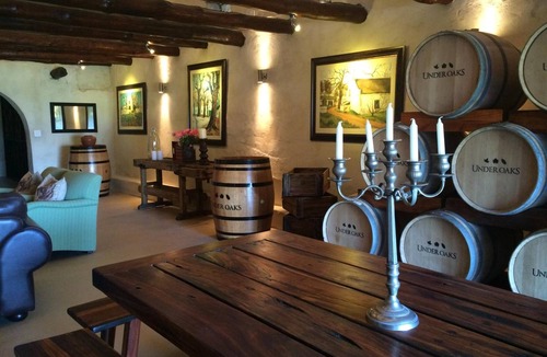 Paarl Bed & Breakfast | Under Oaks Guesthouse