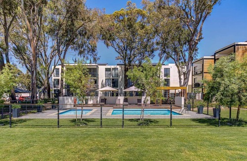 Firgrove Rural Apartment | UniqueStay Paardevlei Square 3