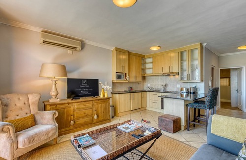 Stellenbosch Central Apartment | UniqueStay Oudehoek 1 Bedroom Apartment