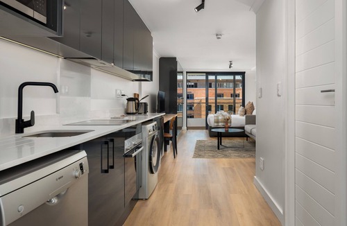 Claremont Apartment | Unit 529 Newlands Peak Studio Apartment