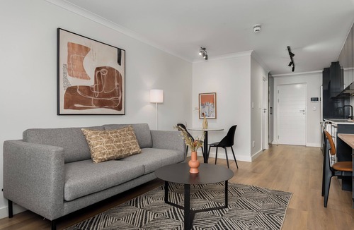 Claremont Apartment | Unit 630 Newlands Peak Studio Apartment