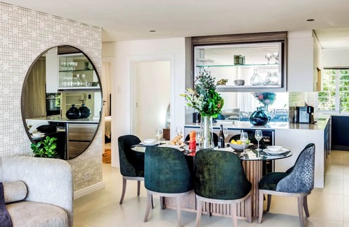 Bantry Bay Apartment | Unwind at Contemporary Alanda Apartment