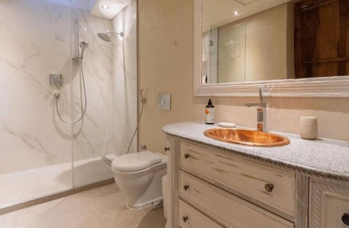 Victoria and Alfred Waterfront Apartment | Upmarket Waterfront Two Bedroom