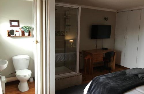 George Apartment | Upstairs at the Miles’
