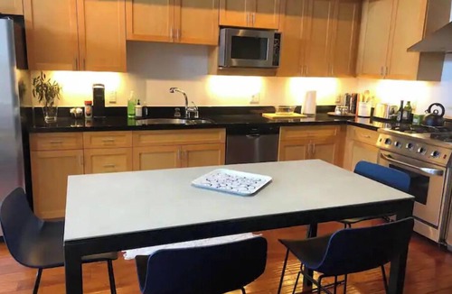 Uptown Oakland Condo | "Uptown Oakland Penthouse"
