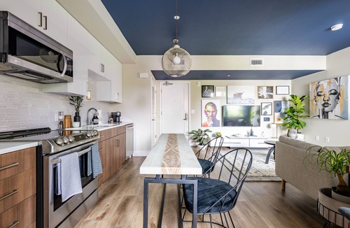 Evergreen Park Apartment | Urban Chic Apartment Near California Avenue, Stanford, Old Downtown