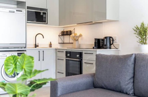 Wynberg Apartment | Urban Chic Living