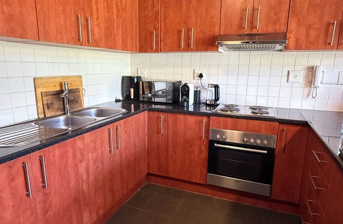Stellenbosch Central Apartment | Urban Oasis in Stellenbosch