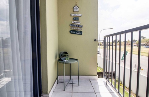 Boksburg Apartment | Urban Oasis apartment near O.R Tambo Airport (JNB) with UPS for loadshedding