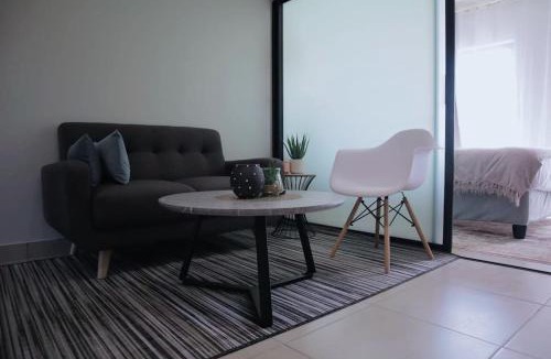 Greater Johannesburg Metropolitan Area Apartment | Urban stay on Hilton