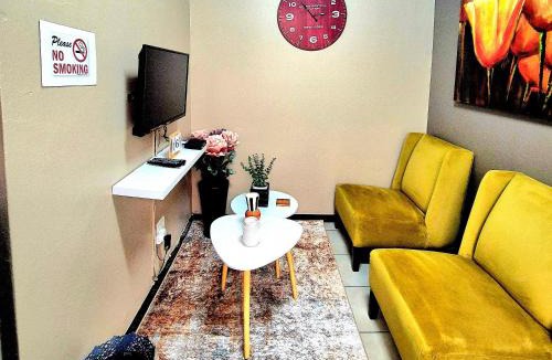Kempton Park House | URlyfstyle Cottage 10km from OR Tambo Int Airport