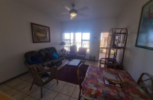 Manaba Beach Apartment | Uvongo Chalet 3
