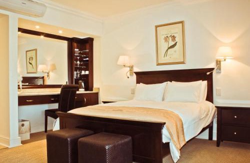 Drakenstein House | Val Du Charron Wine & Leisure Estate