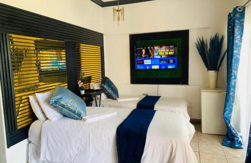 Greater Johannesburg Metropolitan Area House | Vardos Lifestyle Guest House