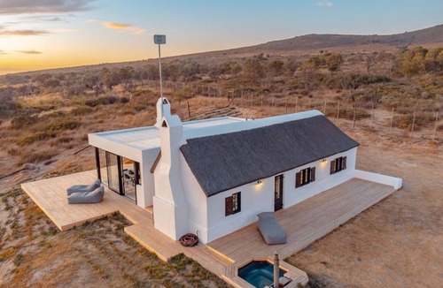 Yzerfontein Cottage | Vast open spaces and tranquility awaits you