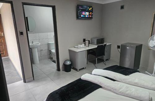 Sterkrivier House | Vation Nation Guest House