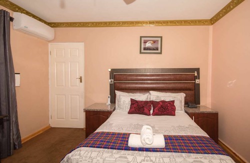 Port Elizabeth House | Vela Inn Unit 2, Algoa Park