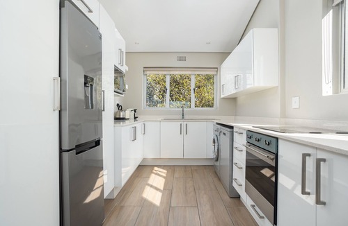 Green Point Apartment | Vertigo Views in Vibey Central Green Point