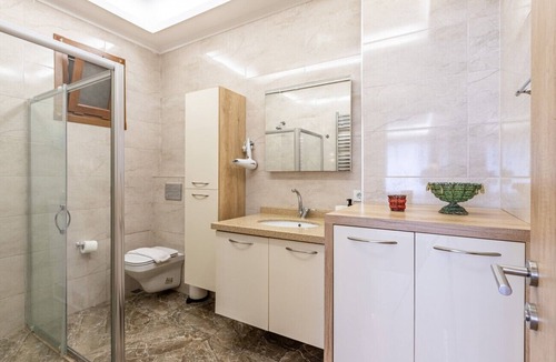 Cumhuriyet Apartment | Vibrant Flat Near Metro 10 min to Citys Nisantasi