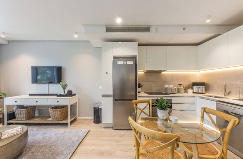 Bo'Kaap Apartment | Vibrant Studio Apartment in Trendy De Waterkant