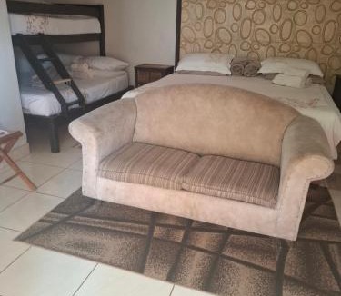 Mogwase Bed & Breakfast | Vicky B Bed and Breakfast