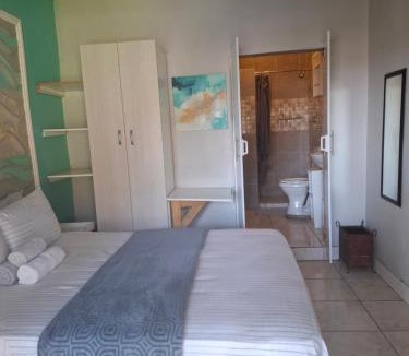 Mogwase Bed & Breakfast | Vicky B Bed and Breakfast