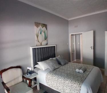 Beaufort West House | Victoria Oaks Beaufort West Guesthouse