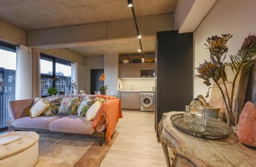 Sandown Apartment | Victorian Escape in the City