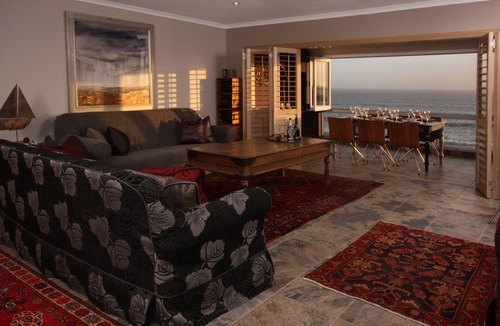 Hermanus City-Centre Apartment | View at 18