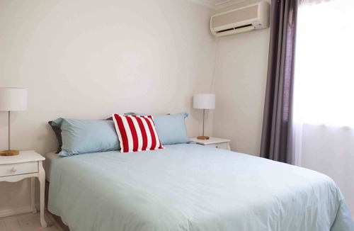 Muizenberg House | Views, mountains, beaches, bliss...