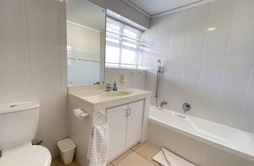 Robberg Beach Villa | Villa Azure | Sea Views & 70m to Robberg 5 Beach