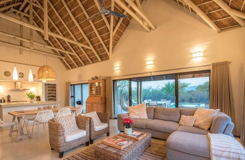 Hoedspruit Villa | Villa Blaaskans, holiday home with pool in wildlife reserve near Kruger Park