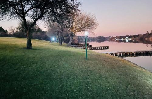 Vanderbijlpark Apartment | Villa by The Vaal River