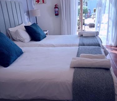 Porterville House | Villa ChoCoLatt Guest House and Porta Taverna Restaurant