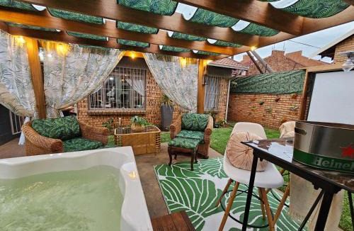 Emalahleni Villa | Villa La'Vie
