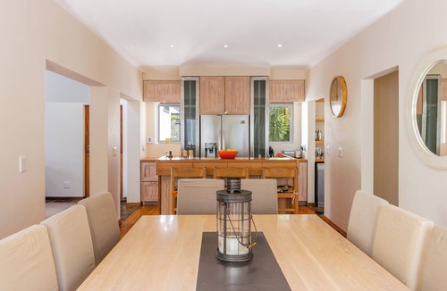 Knysna Villa | Villa Leisure, Leisure Isle, steps from Knysna Lagoon. Private pool, sleeps 6 nn